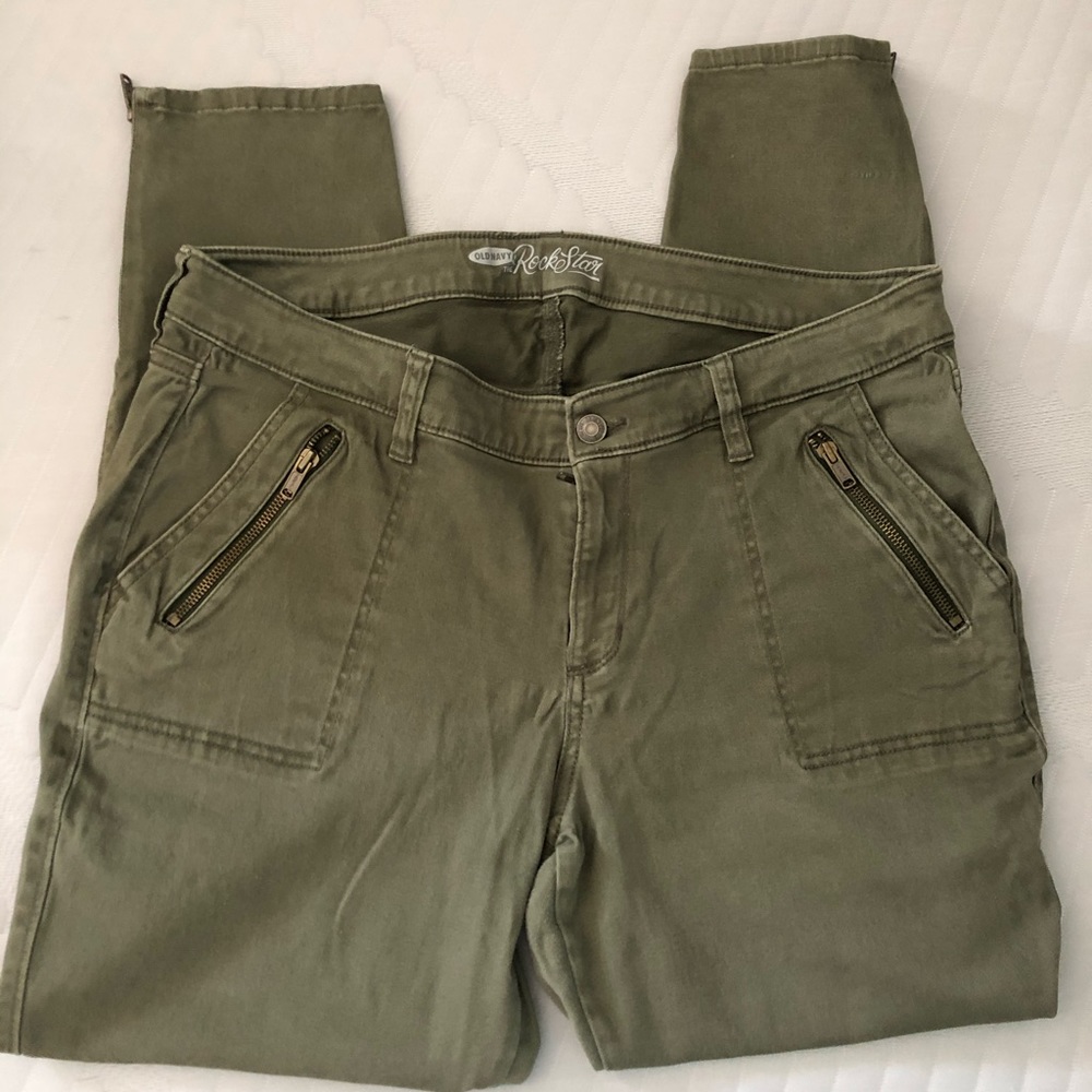 Old Navy Mid Rise Jeans size 16